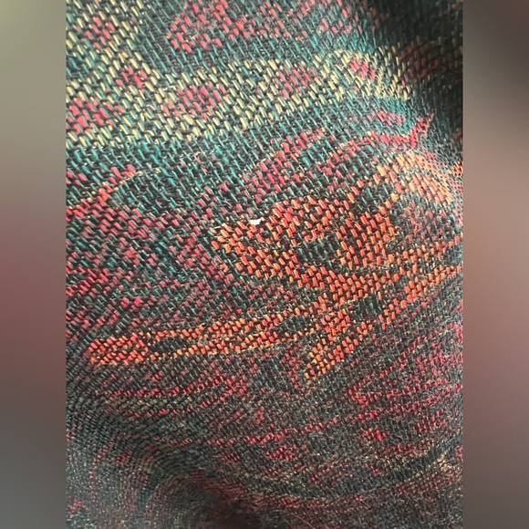 VALENTINO GARAVANI Paisley Print Fringe Large Shawl - Picture 11 of 13